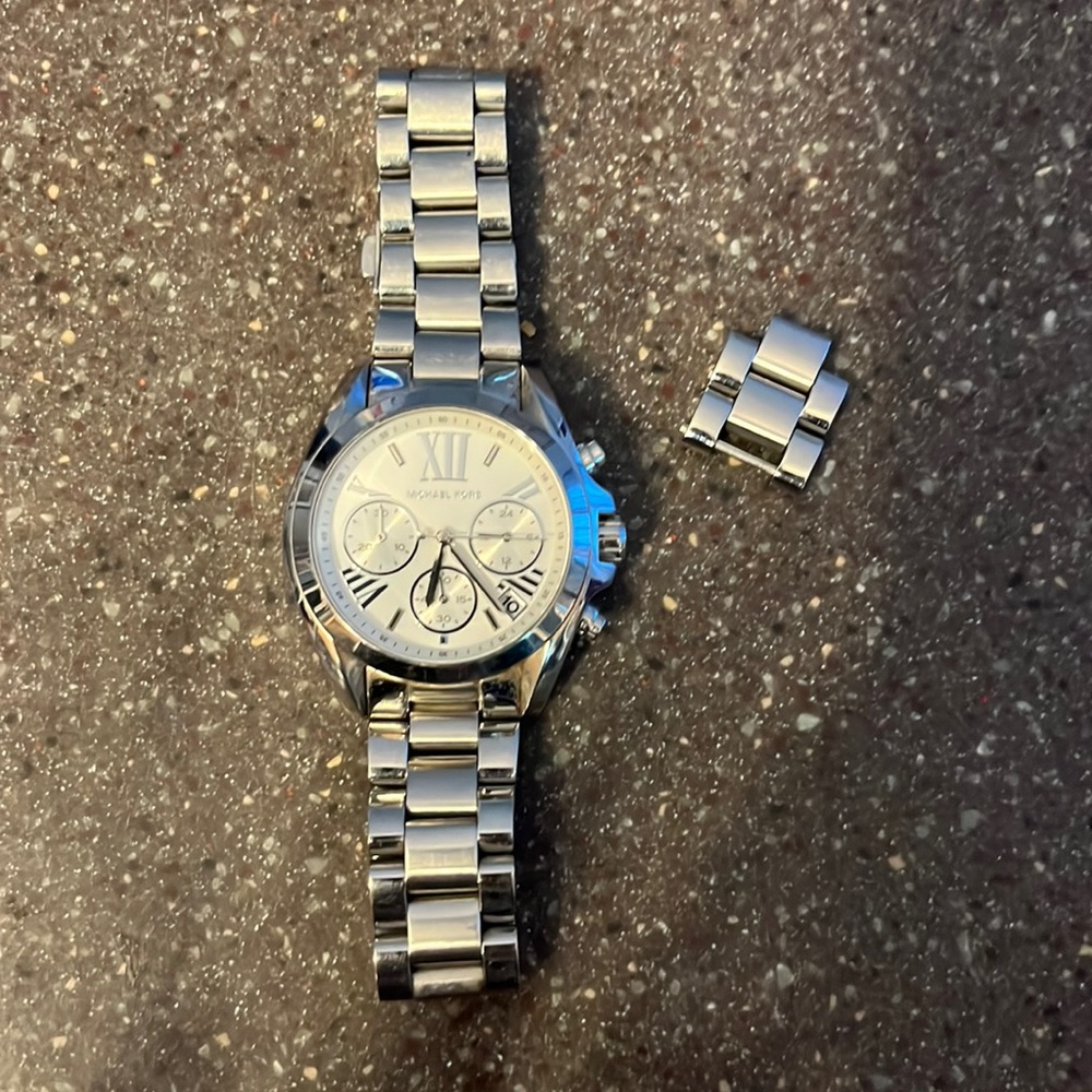 Micheal Kors Watch-silver